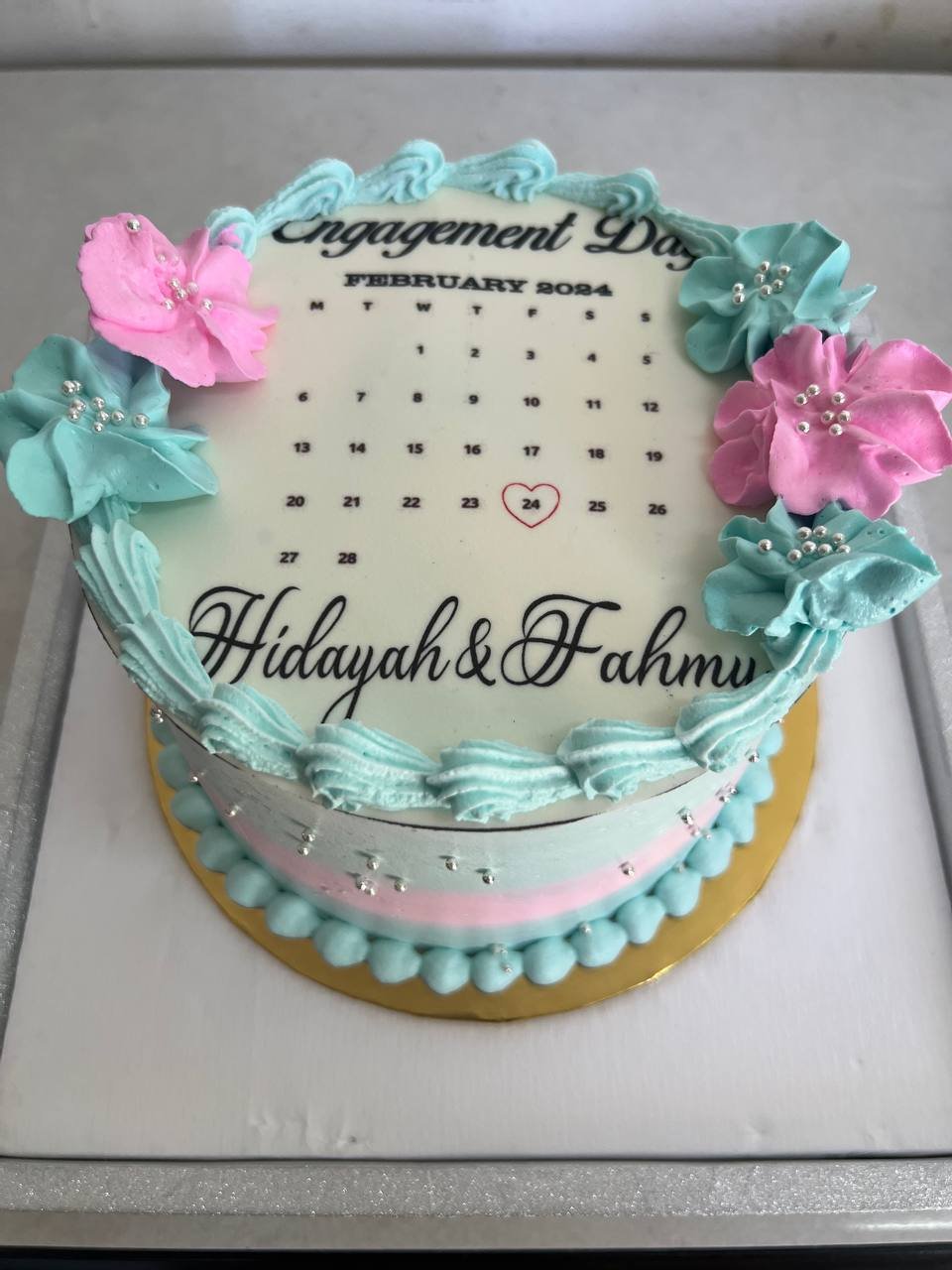 Elegant Floral Chocolate Cake